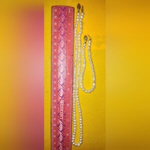 Pearl necklace and bracelet set